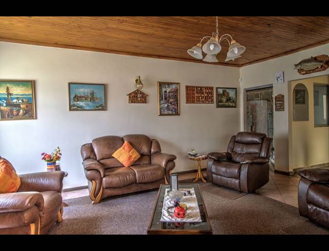 3 BEDROOM HOUSE FOR SALE IN KEMPTON PARK AH